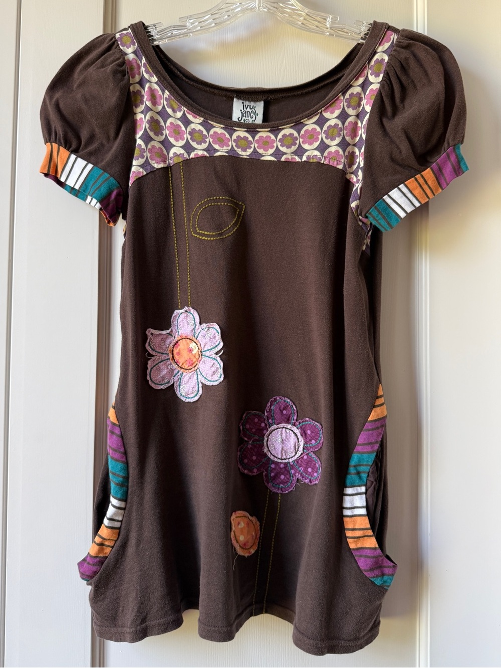 Women’s Ivy Jane Brown Floral Appliqué Swing Top with Pockets